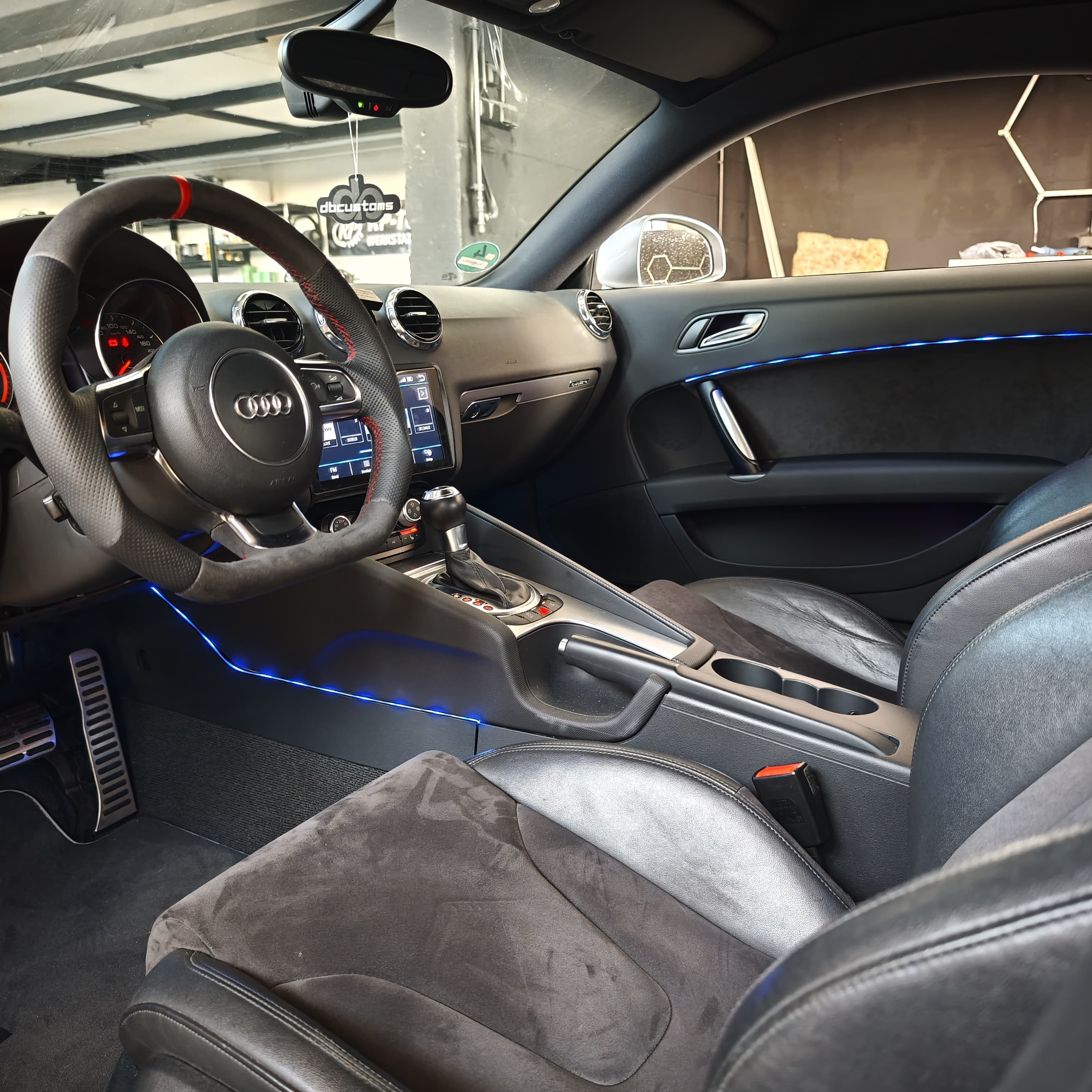 Ambientebeleuchtung Audi tt 8j blau gestreift