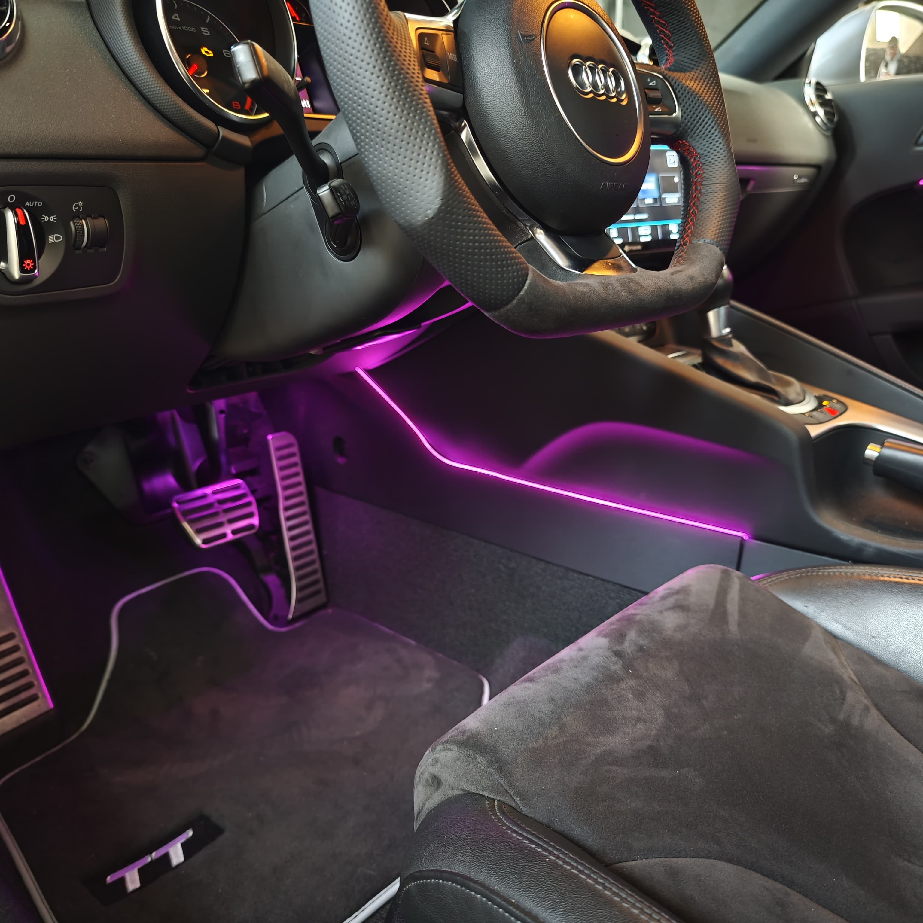 Ambientebeleuchtung Audi tt 8j pink