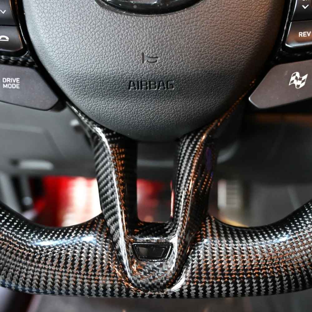 Carbon Lenkrad mit Schaltanzeige für Hyundai i30N