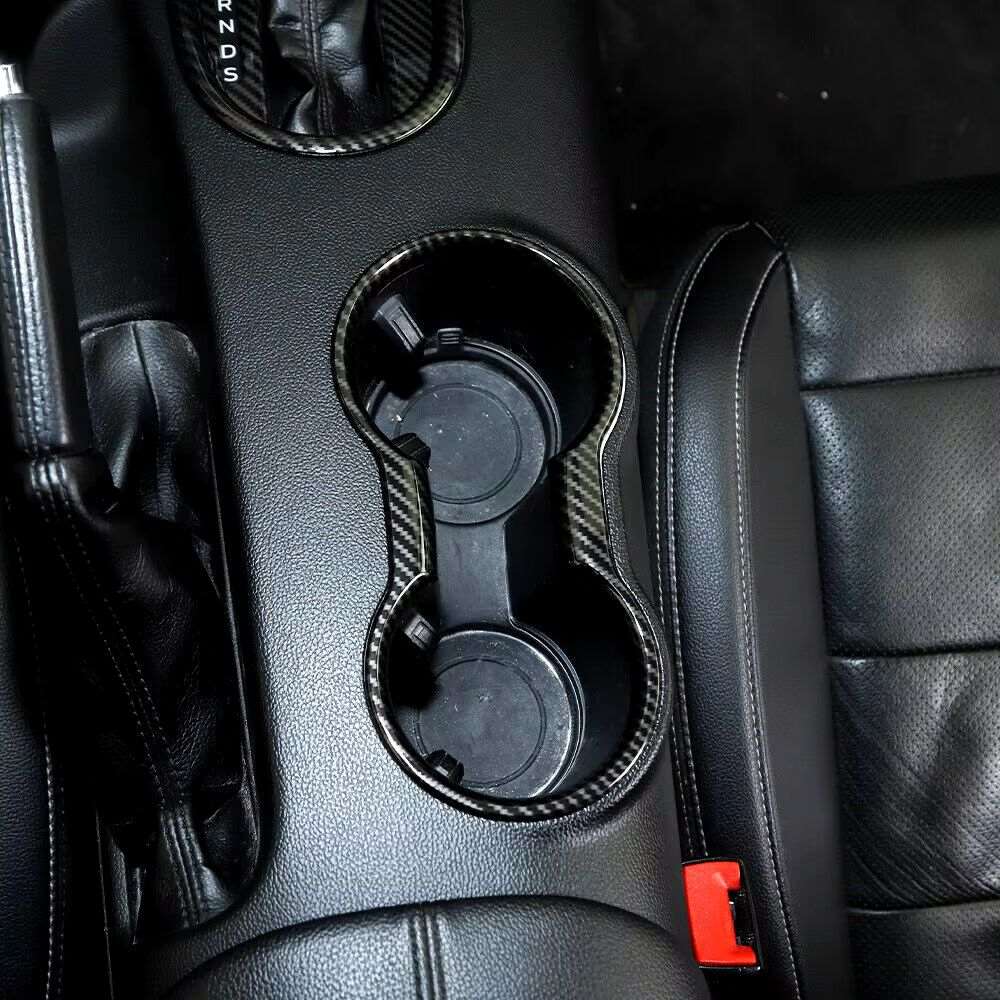Carbon Look Getränkehalter Abdeckung für Ford Mustang 2016-2022