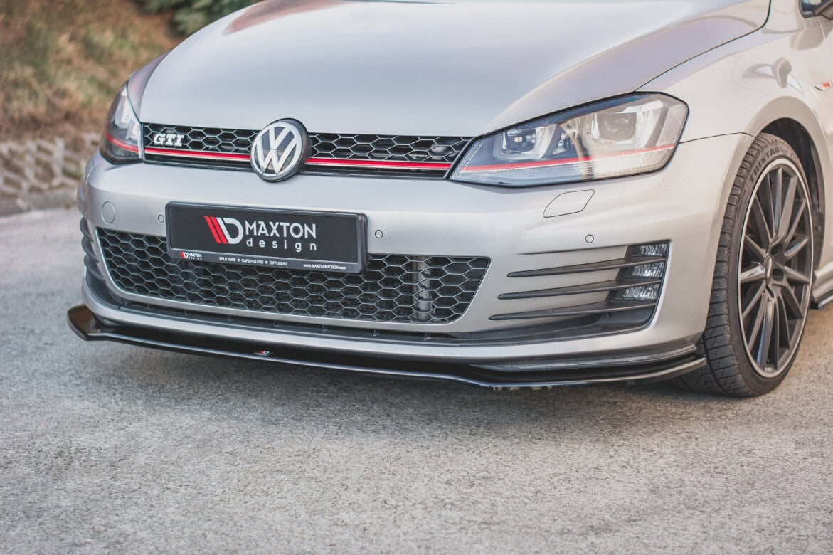 Fijación frontal del borde del alerón de la copa V.2 para VW Golf 7 GTI negro brillante de Maxton Design