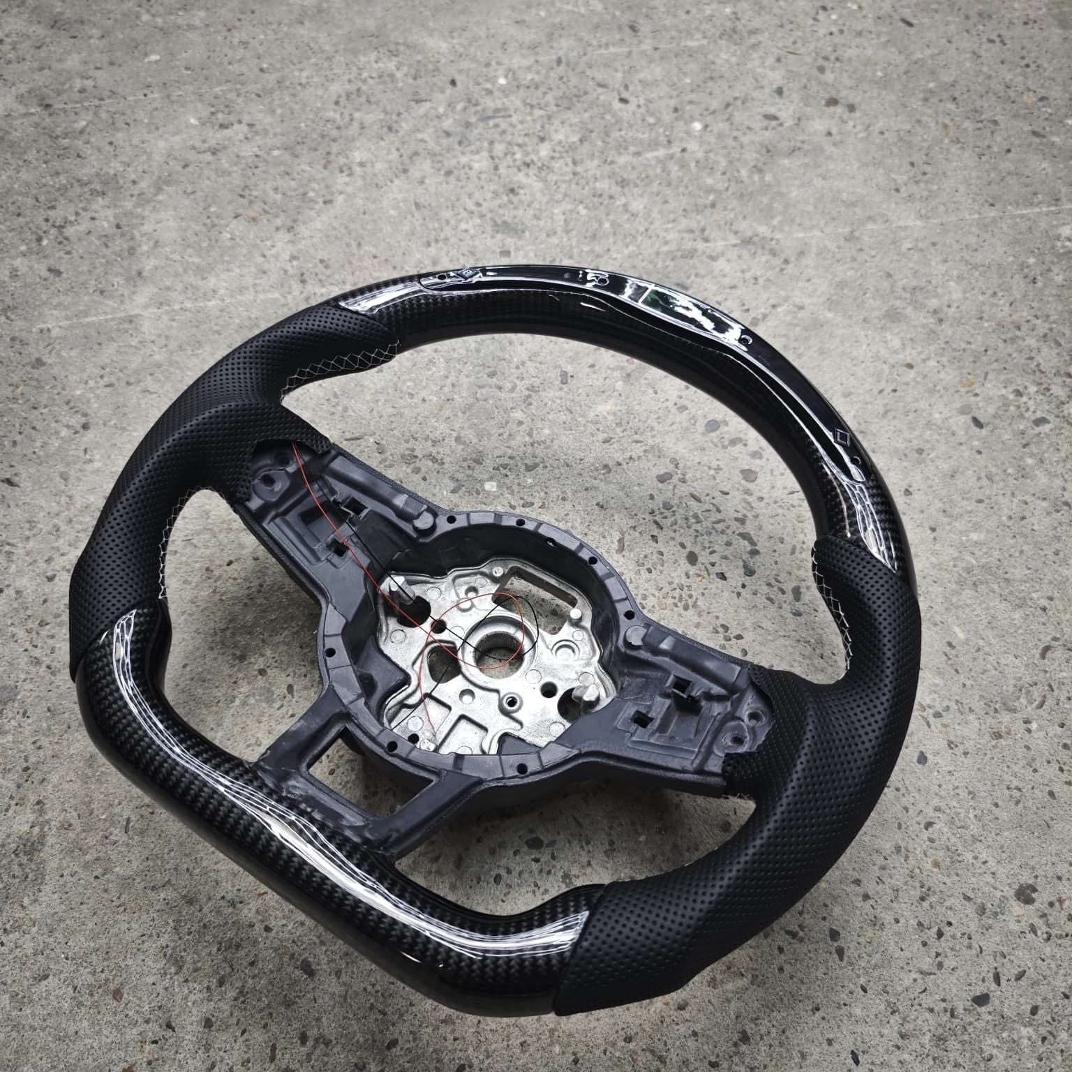 Carbon steering wheel with gearshift indicator for Golf 7 VII, GTI, R (2013-2020)