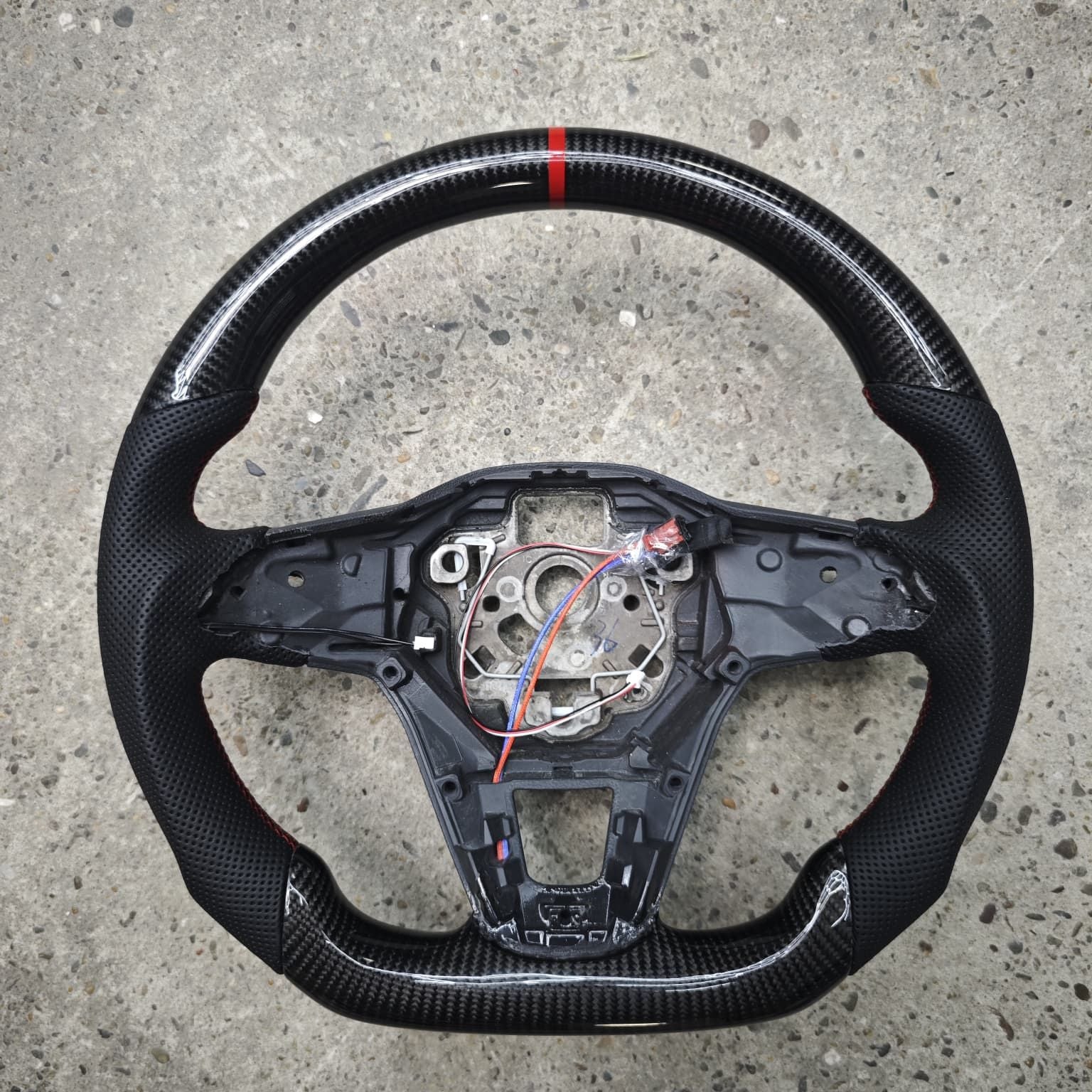 Carbon steering wheel for VW Golf 8, GTI, R with gearshift indicator
