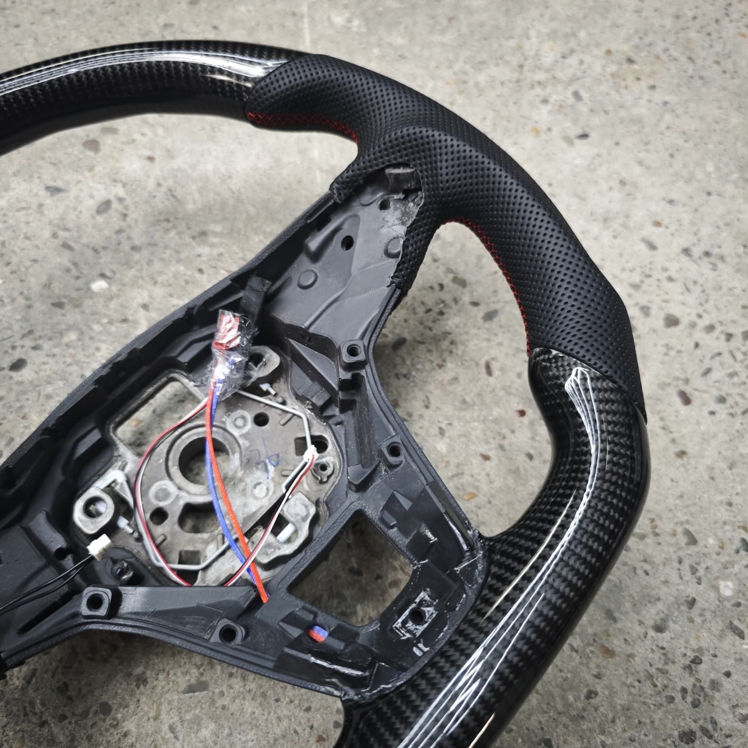 Carbon steering wheel for VW Golf 8, GTI, R with gearshift indicator
