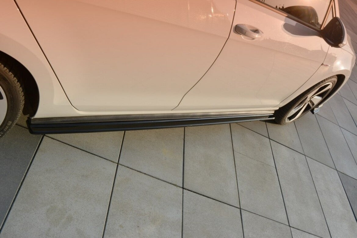 Seitenschweller Ansatz Cup Leisten für VW GOLF 7 GTI PREFACE/FACELIFT (breit) schwarz Hochglanz von Maxton Design