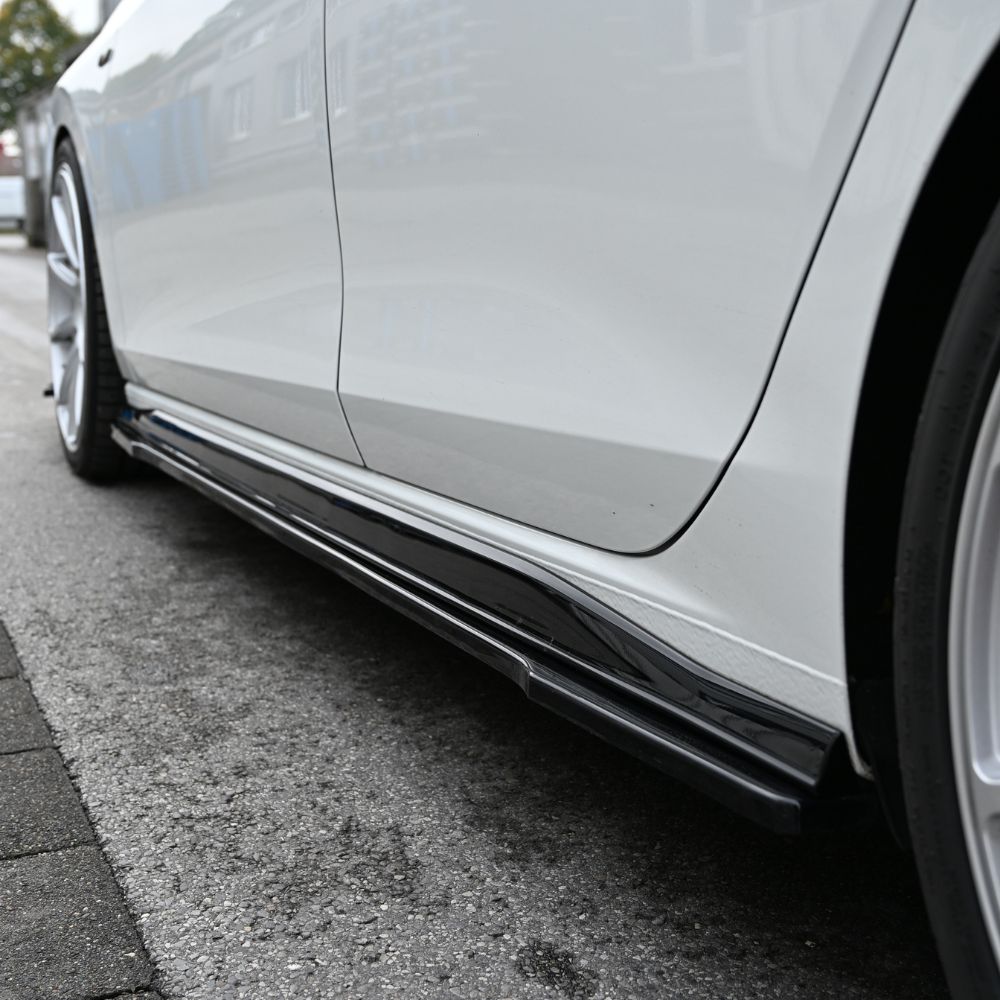 Side skirts high gloss black for Golf 8 GTI / Clubsport