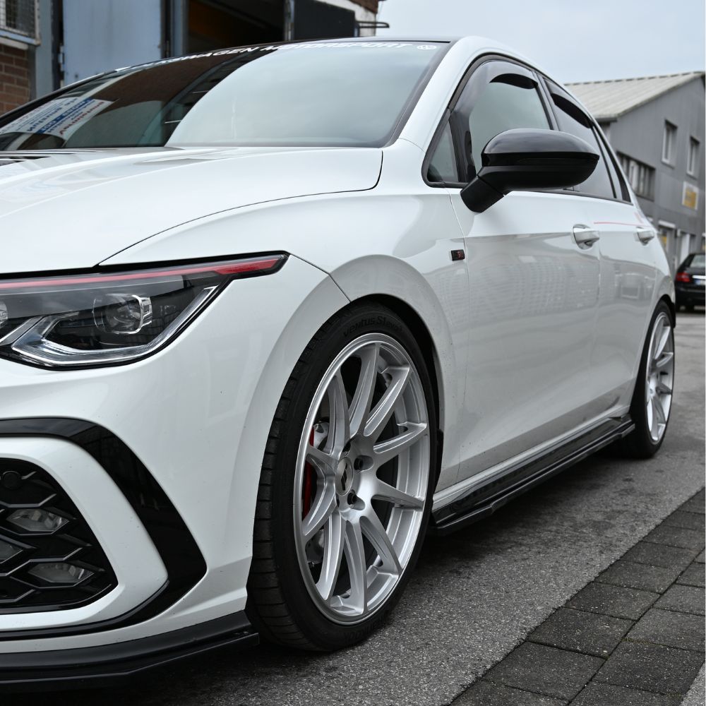 Side skirts high gloss black for Golf 8 GTI / Clubsport