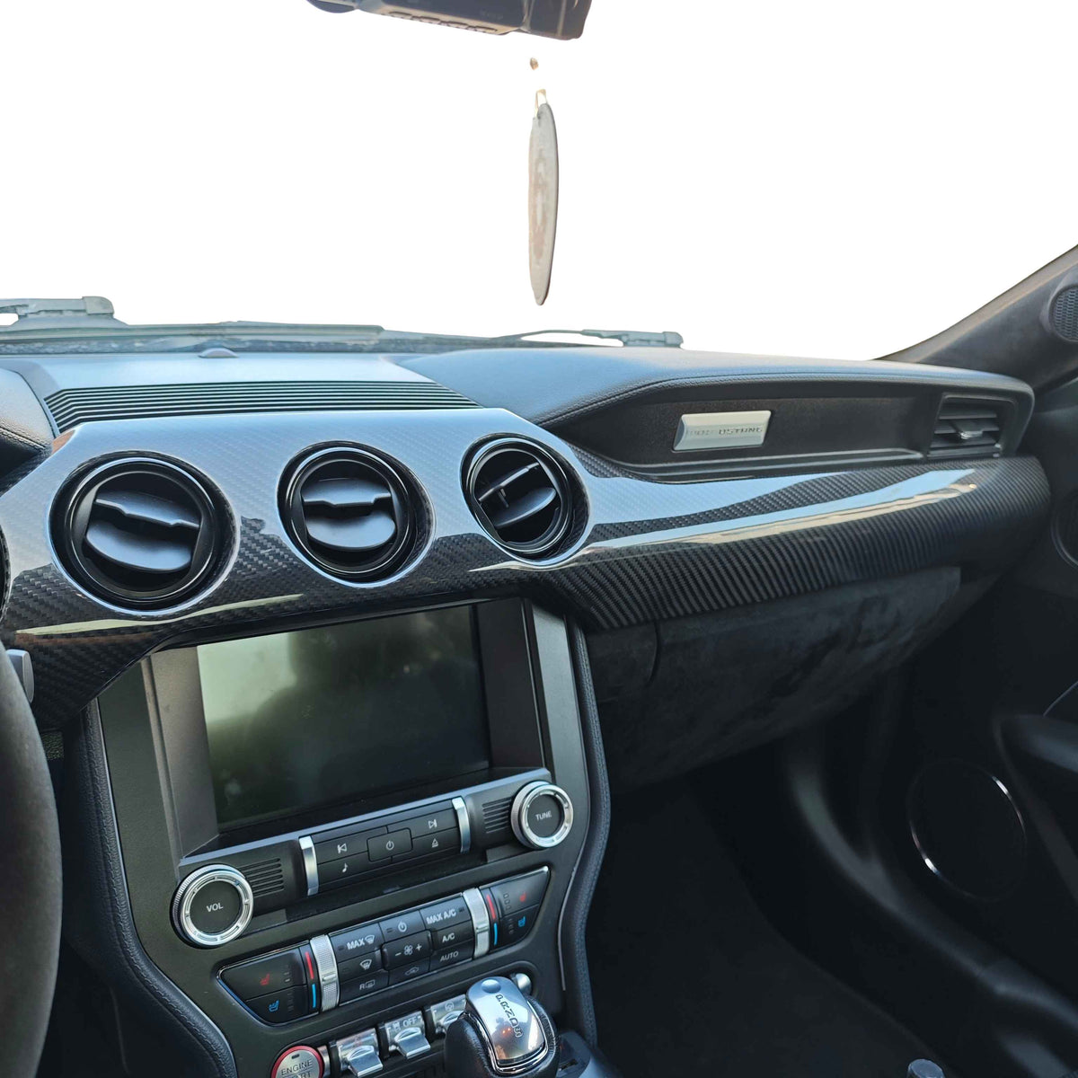 Carbon Armaturenbrett Abdeckung für Ford Mustang – Ansicht 3